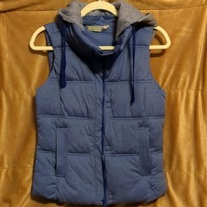ATHLETA PUFFY VEST SIZE SMALL